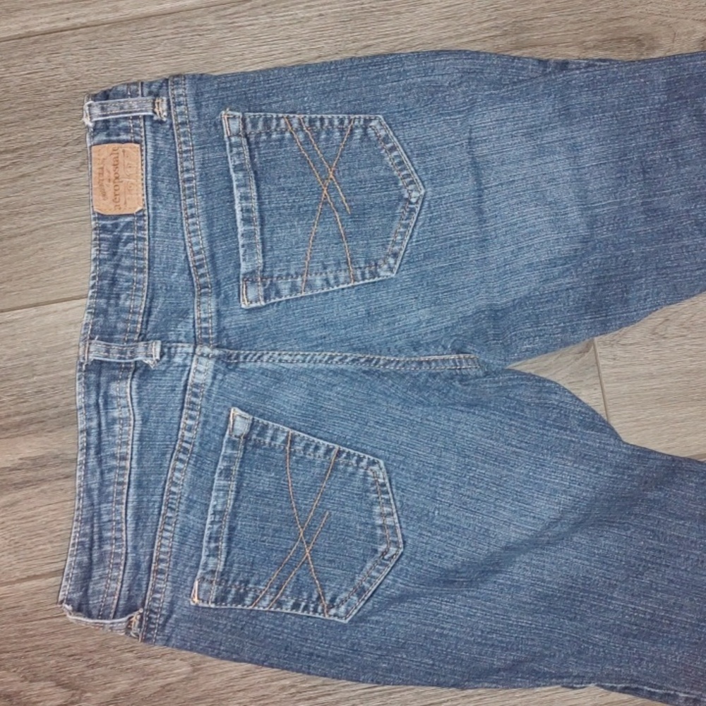 Aeropostale Chelsea Bootcut 3/4 Short Blue Jeans - Picture 3 of 6